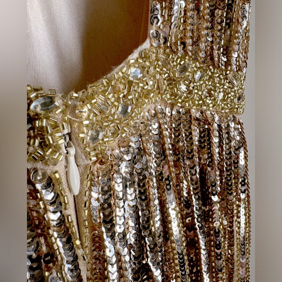 *NEW WITH TAGS* MAC DUGGAL Nude Pale Gold Sequin Beaded Stripe Deep V-neck Gown - Picture 13 of 17